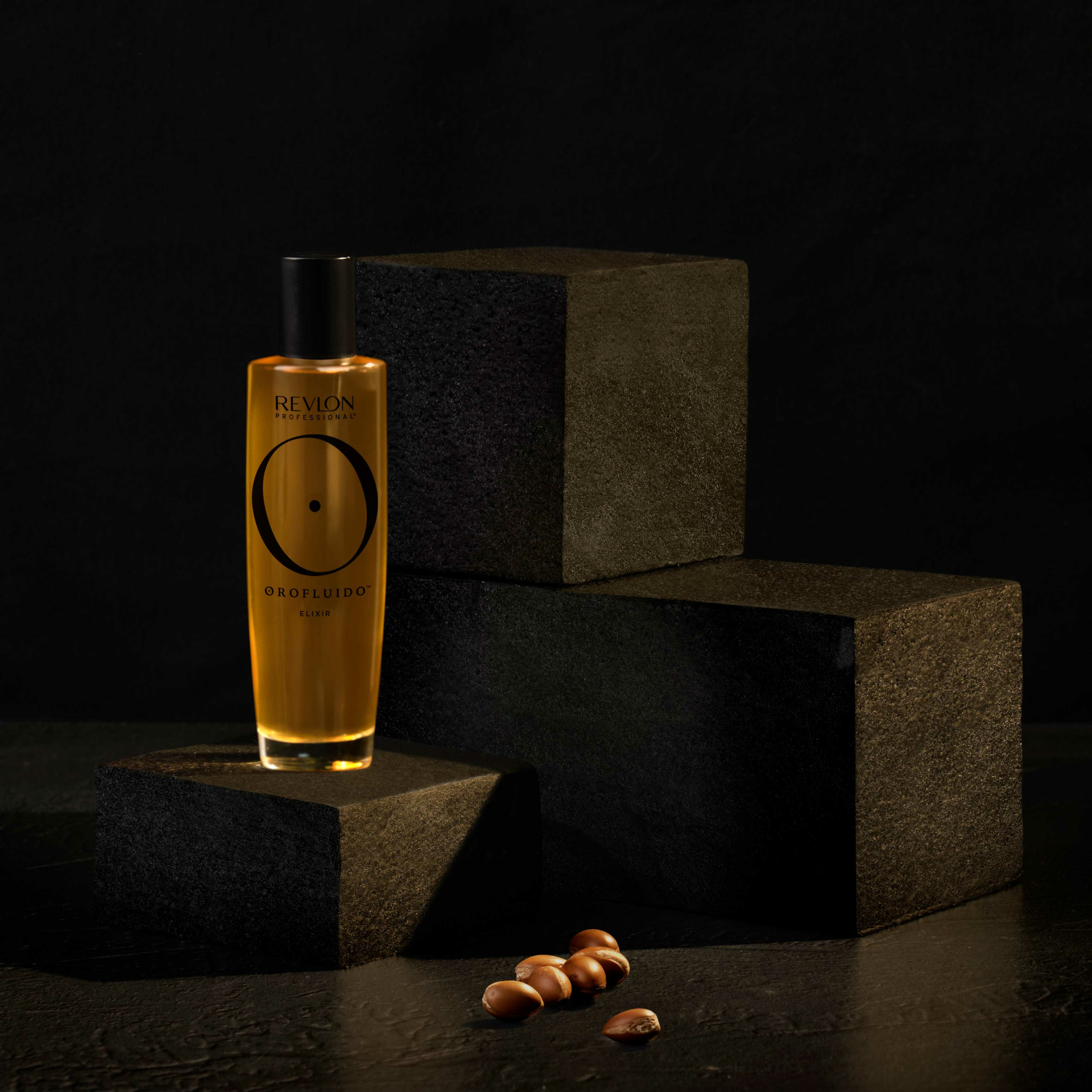 Oro Fluido Packshot Creative Oro Fluido Packshot Creative